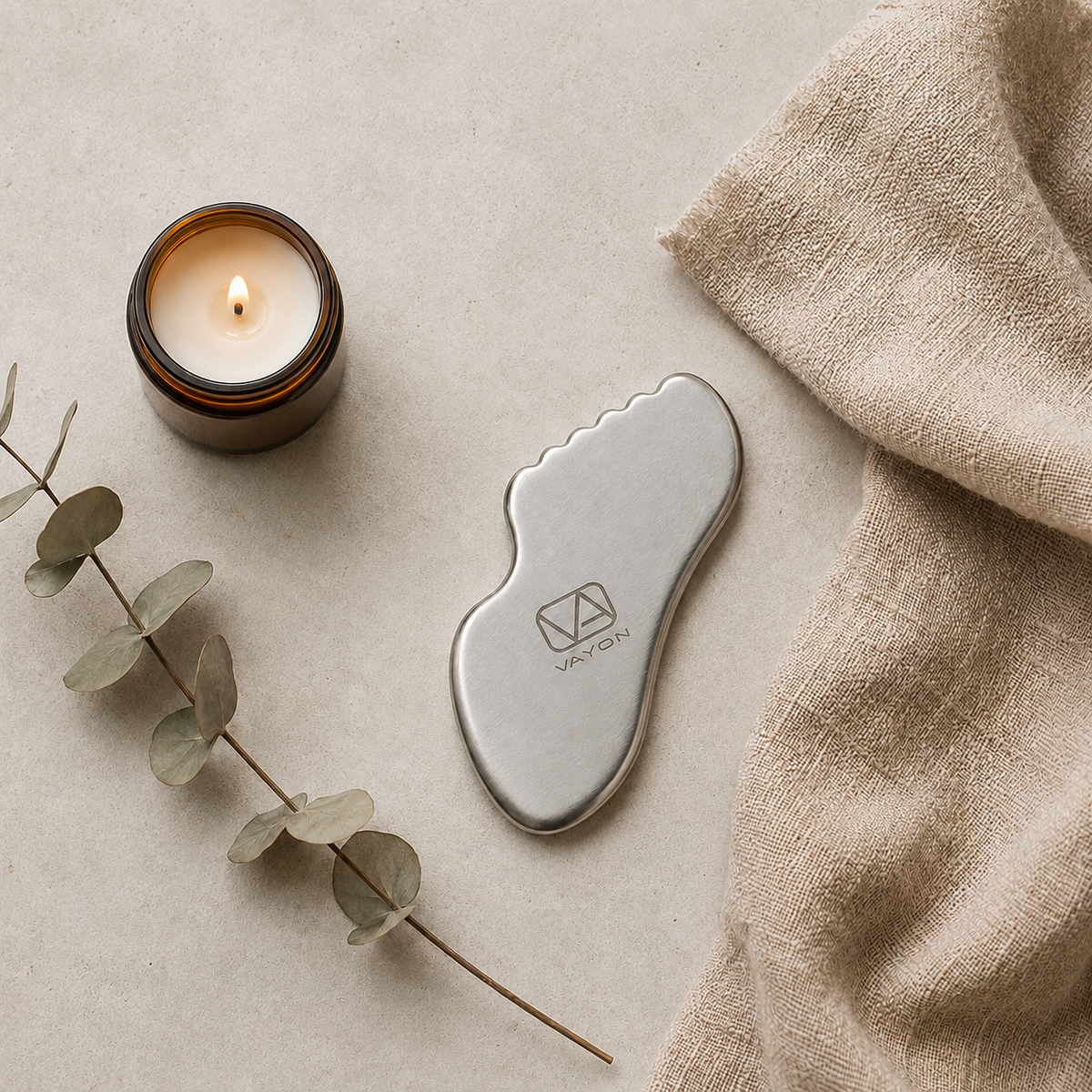 Gua sha en inox VAYON pour le visage — vue 4